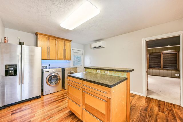 4611 Avenue S, Galveston, TX 77551