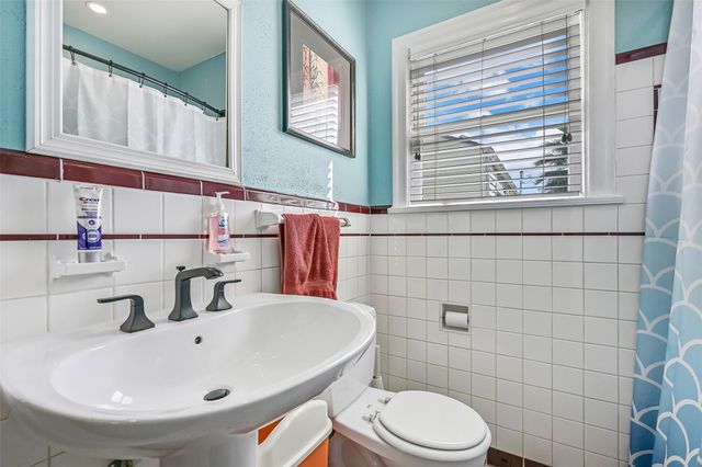 4611 Avenue S, Galveston, TX 77551