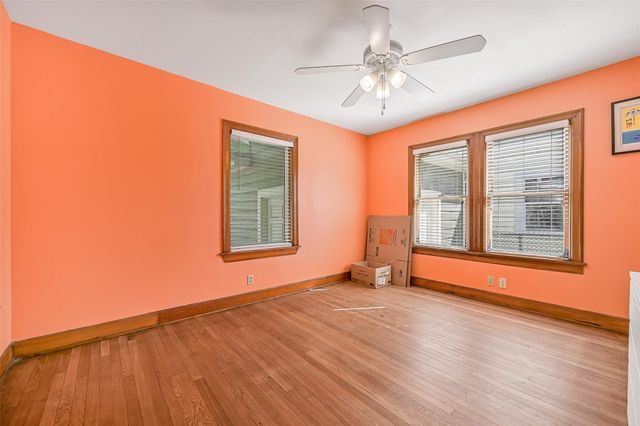 4611 Avenue S, Galveston, TX 77551