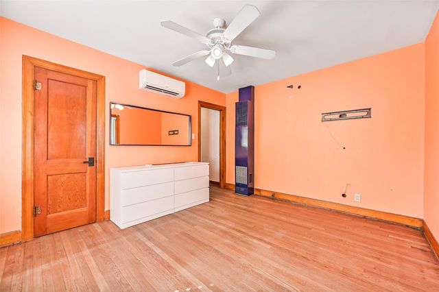 4611 Avenue S, Galveston, TX 77551