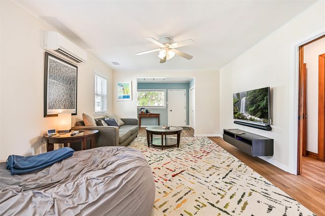 4611 Avenue S, Galveston, TX 77551