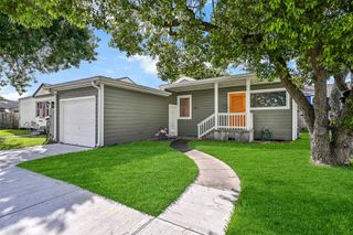 4611 Avenue S, Galveston, TX 77551