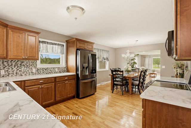2051 S Brennan Road, Hemlock, MI 48626