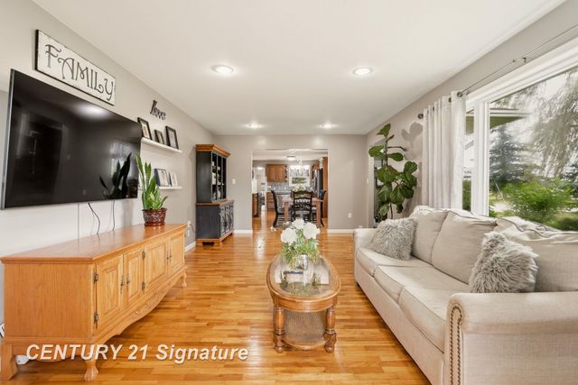 2051 S Brennan Road, Hemlock, MI 48626