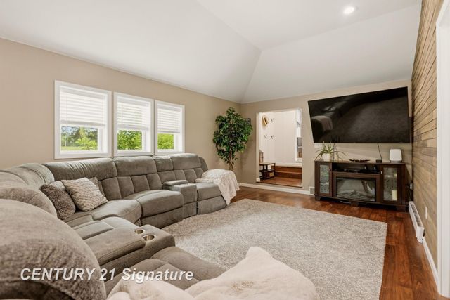 2051 S Brennan Road, Hemlock, MI 48626