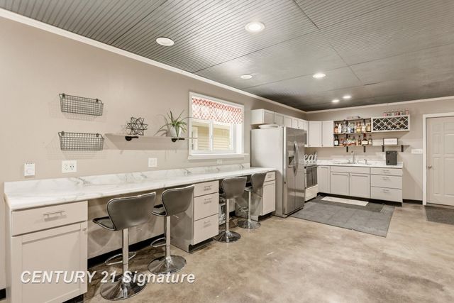 2051 S Brennan Road, Hemlock, MI 48626