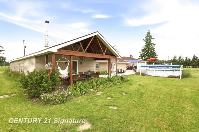 2051 S Brennan Road, Hemlock, MI 48626
