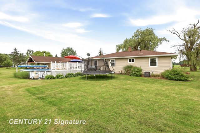 2051 S Brennan Road, Hemlock, MI 48626