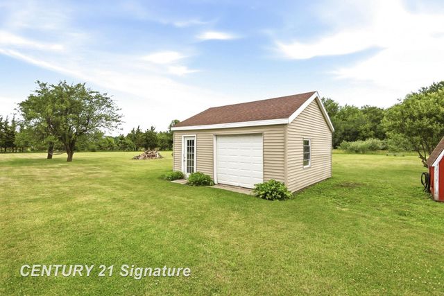 2051 S Brennan Road, Hemlock, MI 48626