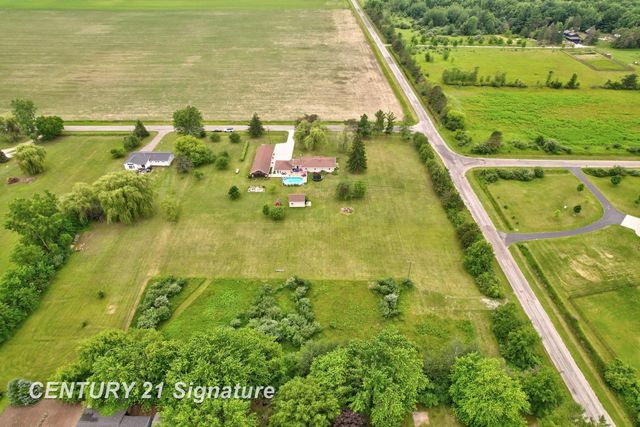 2051 S Brennan Road, Hemlock, MI 48626