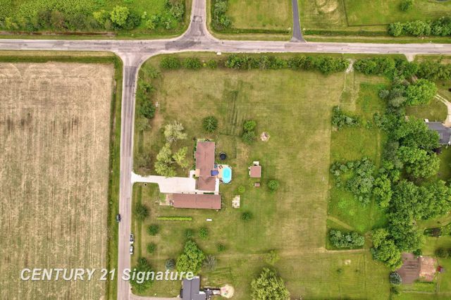 2051 S Brennan Road, Hemlock, MI 48626