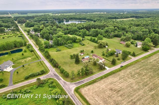 2051 S Brennan Road, Hemlock, MI 48626