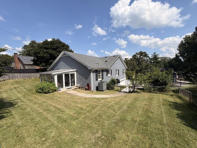 104 Reservoir Road, Frankfort, KY 40601