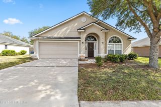 13706 W FISH EAGLE Drive W, Jacksonville, FL 32226