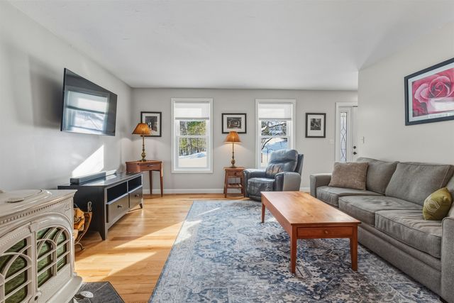 9 Mosher Drive, Brookline, NH 03033