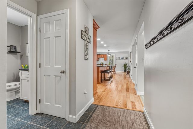 9 Mosher Drive, Brookline, NH 03033