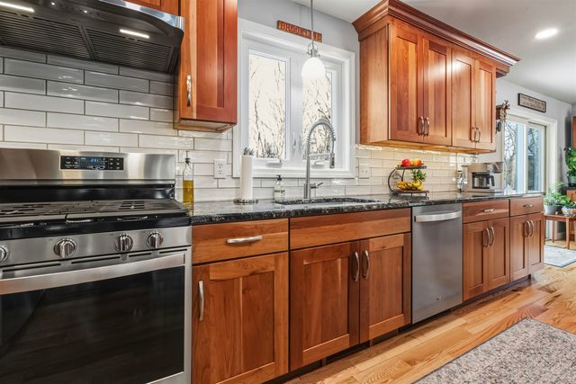 9 Mosher Drive, Brookline, NH 03033