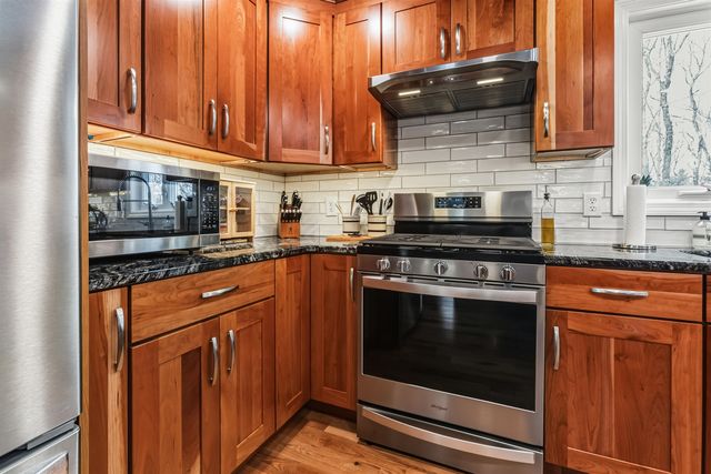 9 Mosher Drive, Brookline, NH 03033