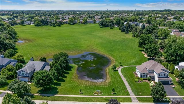 1173 Moonstone Run, Lake In The Hills, IL 60156