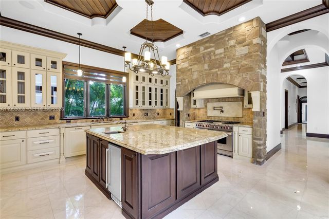 9801 SW 60th Ct, Pinecrest, FL 33156