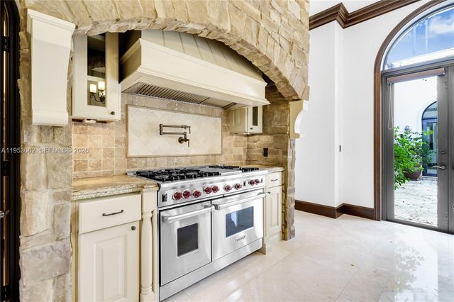 9801 SW 60th Ct, Pinecrest, FL 33156