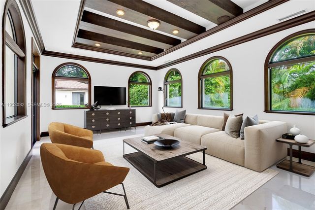 9801 SW 60th Ct, Pinecrest, FL 33156