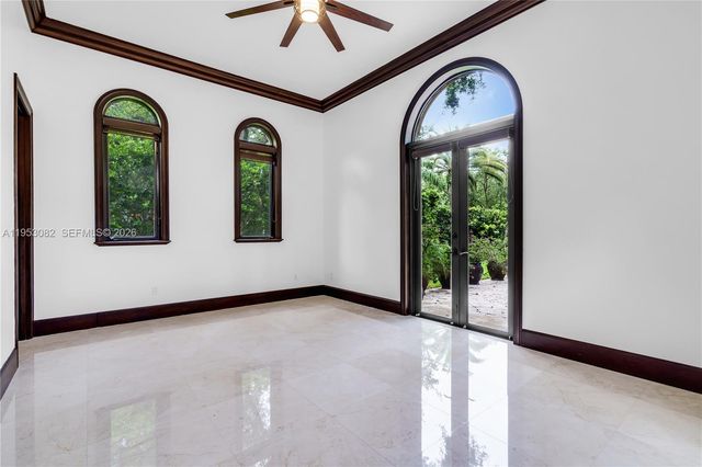 9801 SW 60th Ct, Pinecrest, FL 33156