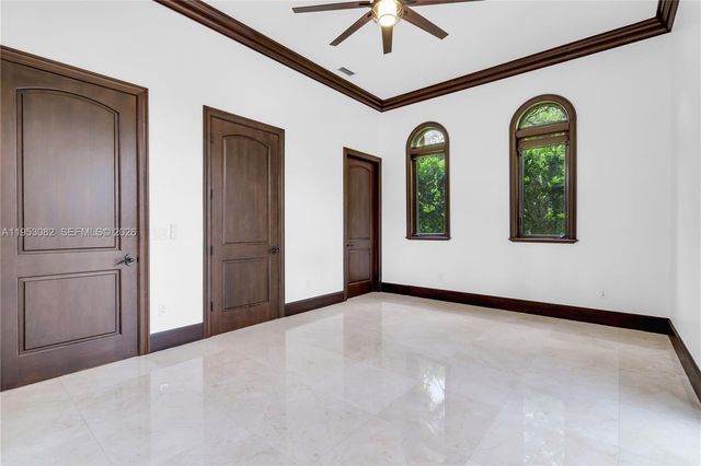 9801 SW 60th Ct, Pinecrest, FL 33156