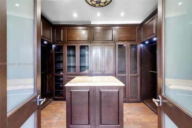 9801 SW 60th Ct, Pinecrest, FL 33156