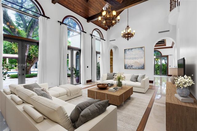 9801 SW 60th Ct, Pinecrest, FL 33156