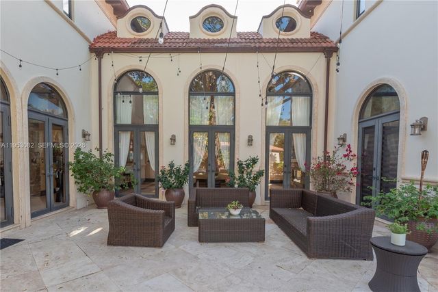 9801 SW 60th Ct, Pinecrest, FL 33156