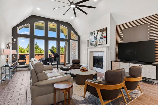 2825 Shane Drive, Midlothian, TX 76065