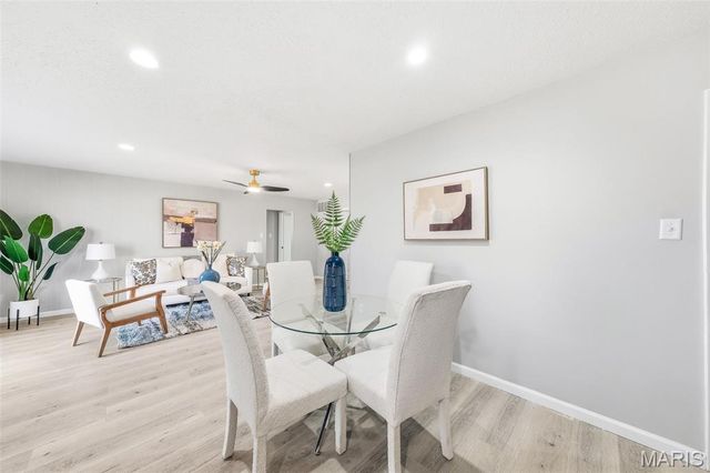 6803 Foxbend Court, Florissant, MO 63033