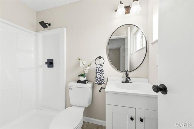 6803 Foxbend Court, Florissant, MO 63033