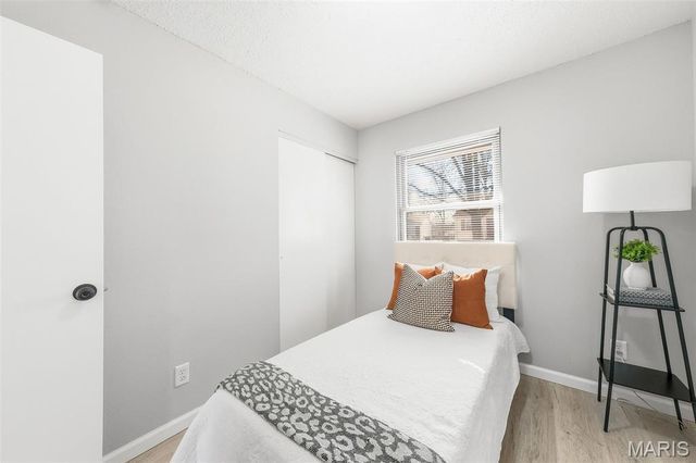 6803 Foxbend Court, Florissant, MO 63033