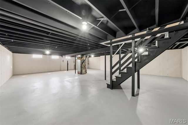 6803 Foxbend Court, Florissant, MO 63033