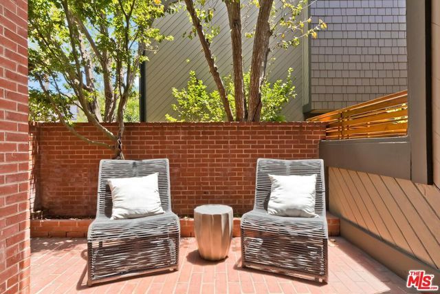 323 San Vicente Boulevard 11, Santa Monica, CA 90402