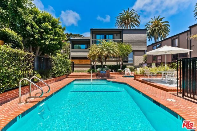 323 San Vicente Boulevard 11, Santa Monica, CA 90402