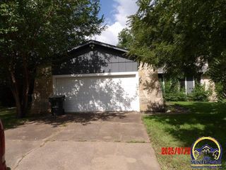 3513 SW Moundview DR, Topeka, KS 66614