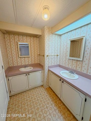 7633 PLUMWOOD Drive, Jacksonville, FL 32256