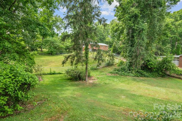 314 Old Leicester Highway, Asheville, NC 28806