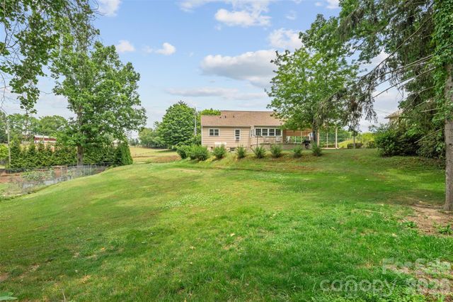 314 Old Leicester Highway, Asheville, NC 28806