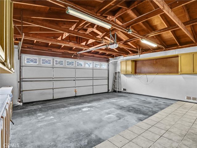 11925 Truro Avenue, Hawthorne, CA 90250