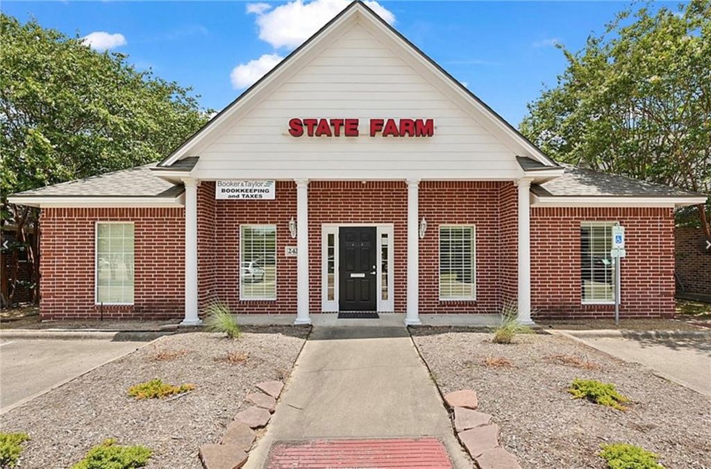 242 Southwest Parkway E, College Station, TX 77840 — exterior