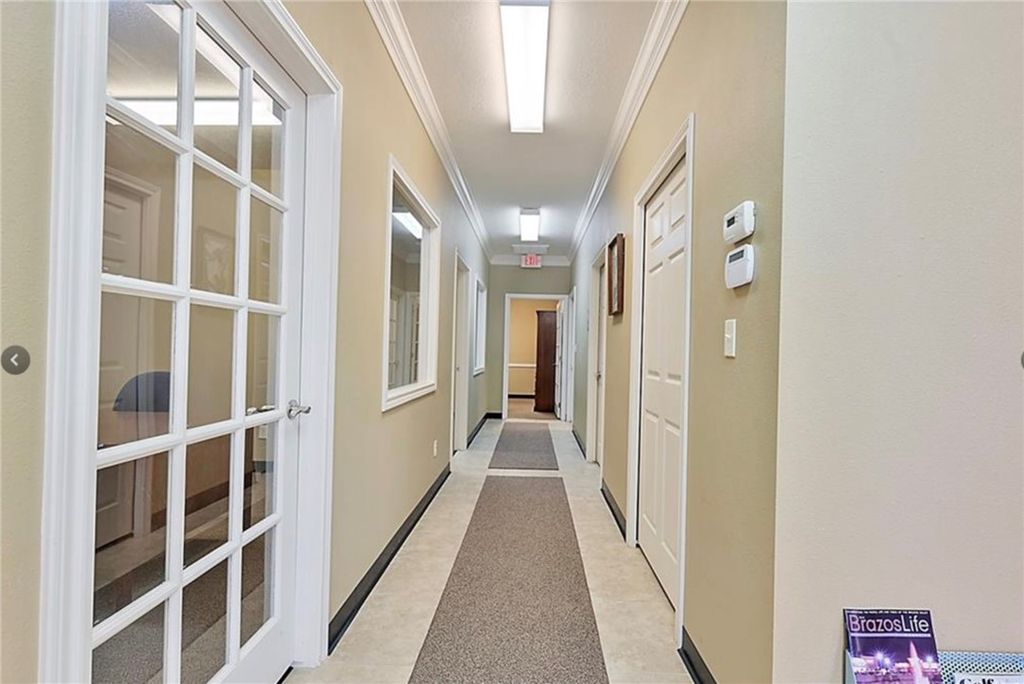 242 Southwest Parkway E, College Station, TX 77840 — photo 4