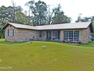 890 Vann Lane, Graceville, FL 32440
