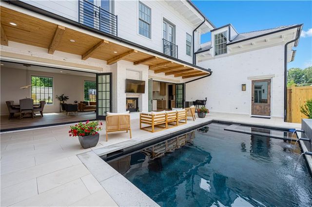 280 4th Street, Fayetteville, GA 30214