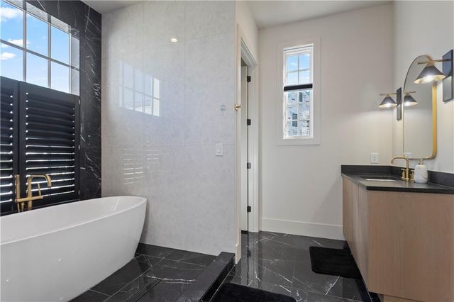 280 4th Street, Fayetteville, GA 30214