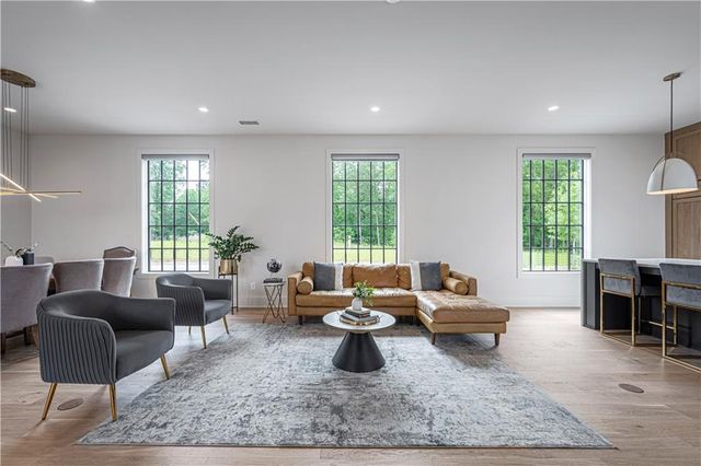 280 4th Street, Fayetteville, GA 30214