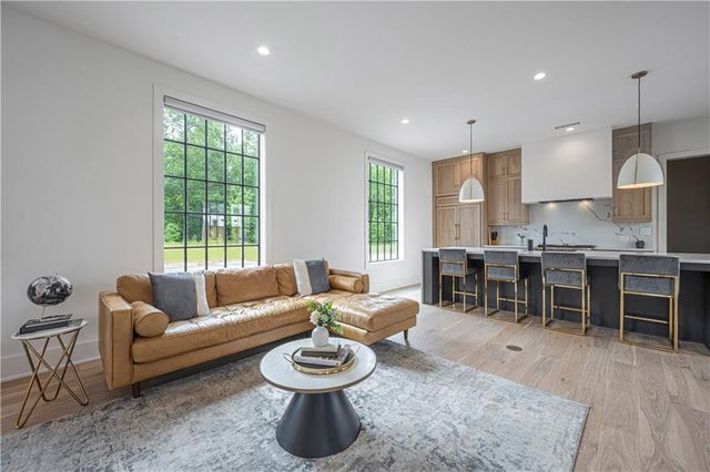 280 4th Street, Fayetteville, GA 30214